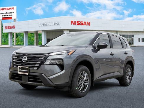 Used 2026 Nissan Rogue S FWD image 2