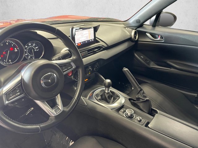 Used 2020 MAZDA MX-5 Miata Sport RWD image 2
