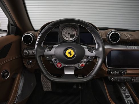Used 2021 Ferrari Portofino RWD image 36