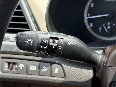 Used 2017 Hyundai Santa Fe Sport FWD image 26