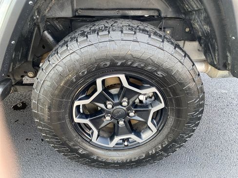 Used 2021 Jeep Gladiator Sport image 10