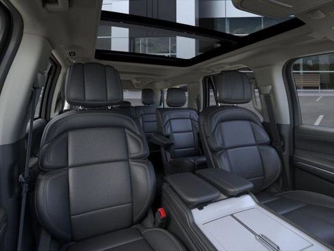New 2026 Lincoln Navigator L Reserve AWD/4WD image 10