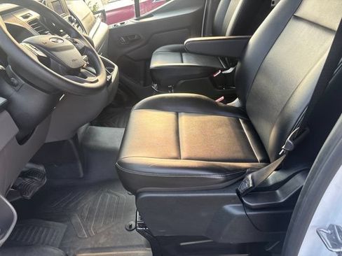 Used 2024 Ford Transit 150 Low Roof RWD image 17