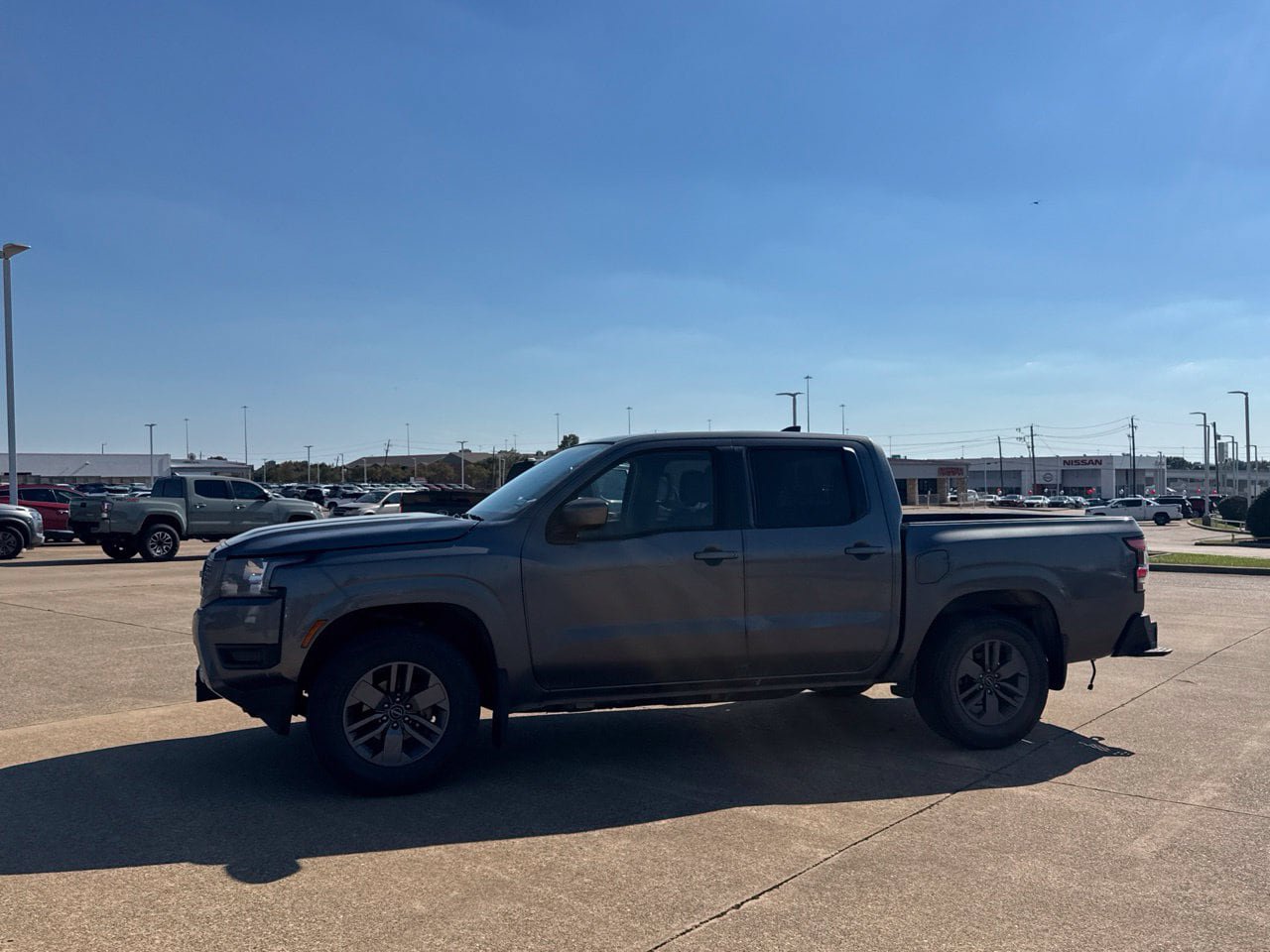 Used 2025 Nissan Frontier SV RWD image 18