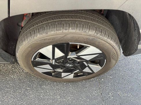 Used 2024 Hyundai Kona SEL AWD/4WD image 7