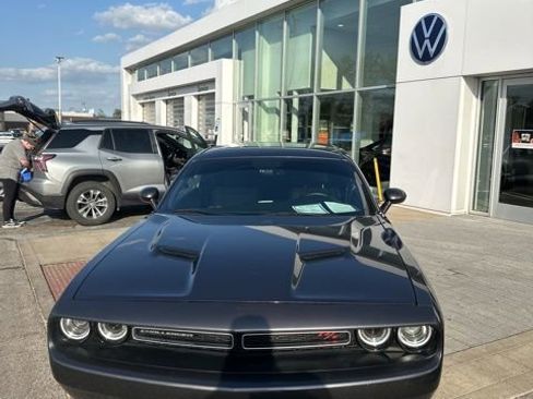 Used 2016 Dodge Challenger R/T image 11