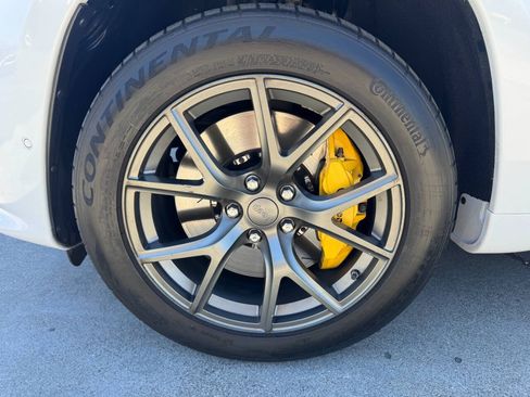 Used 2020 Jeep Grand Cherokee Trackhawk AWD/4WD image 22