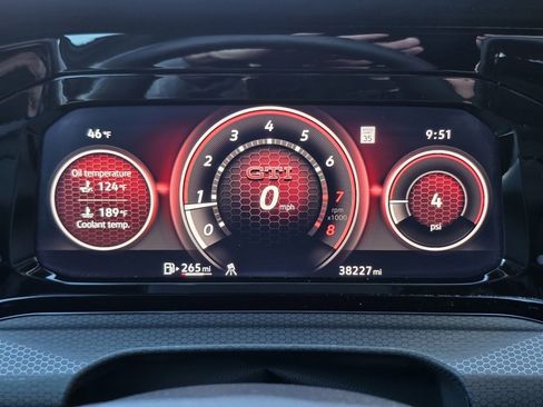 Used 2022 Volkswagen GTI SE image 27