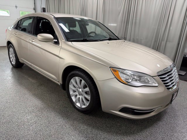 Used 2013 Chrysler 200 Touring FWD image 3