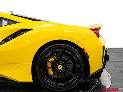 Used 2020 Ferrari 488 Pista Coupe RWD image 23