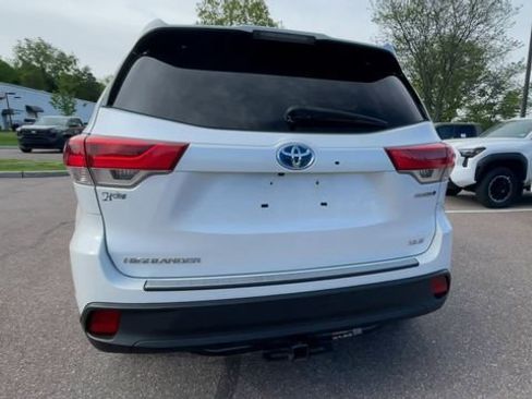 Certified 2018 Toyota Highlander XLE w/ Protection Package #3 AWD/4WD image 3
