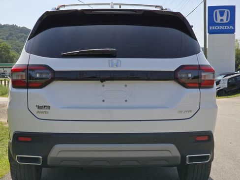 Used 2025 Honda Pilot Elite image 21