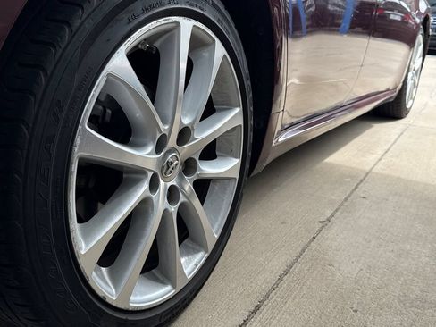 Used 2014 Toyota Avalon Limited w/ Technology Package FWD image 10