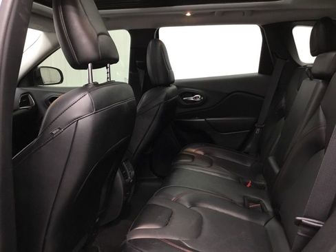 Used 2022 Jeep Cherokee Trailhawk w/ Sun, Sound & Nav Group image 12