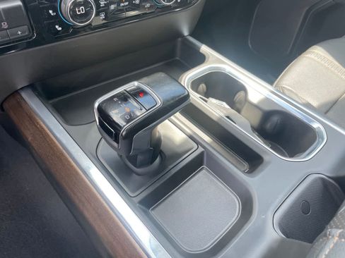 Used 2023 Chevrolet Silverado 1500 High Country w/ High Country Premium Package AWD/4WD image 19