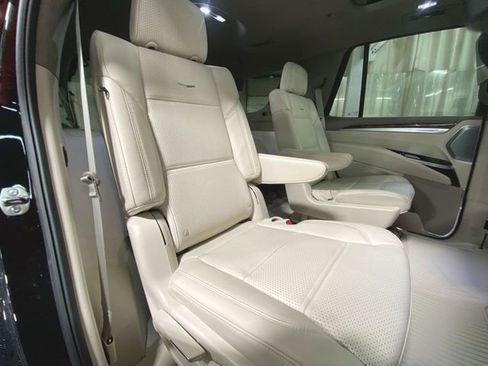 Used 2025 Cadillac Escalade Sport Platinum image 28