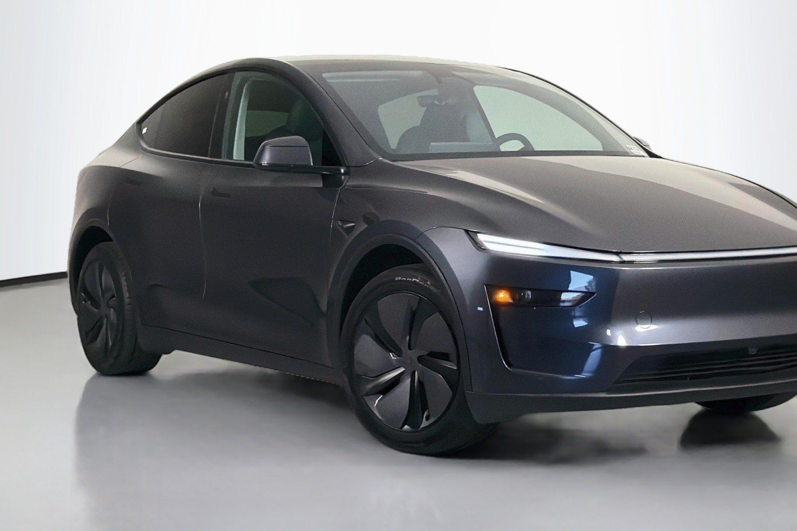 Used 2026 Tesla Model Y 2WD image 11