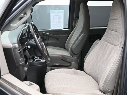 Used 2017 Chevrolet Express 3500 LT w/ LT Preferred Equipment Group image 15