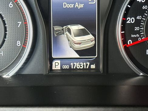 Used 2017 Toyota Camry SE FWD image 22