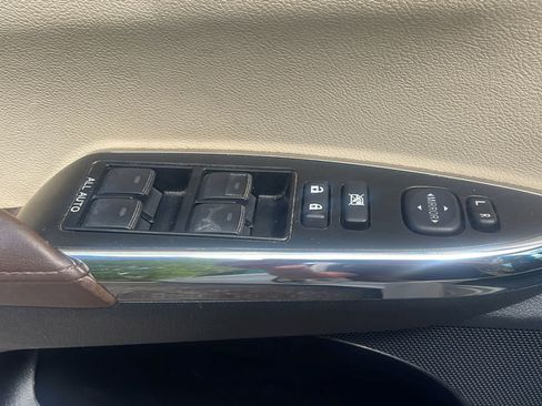 Used 2016 Toyota Avalon XLE FWD image 21