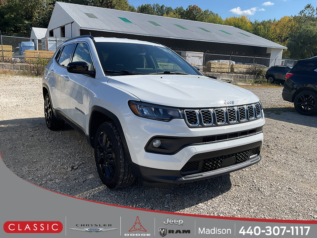 Used 2024 Jeep Compass Latitude AWD/4WD image 1
