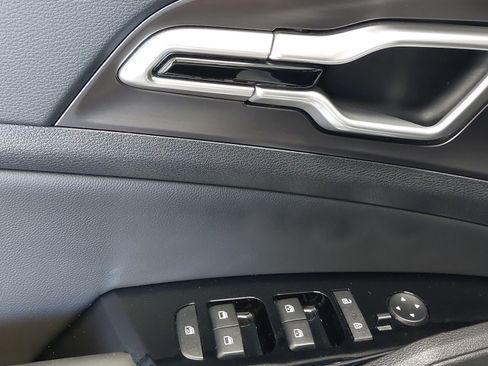 Used 2024 Kia Sportage EX FWD image 25