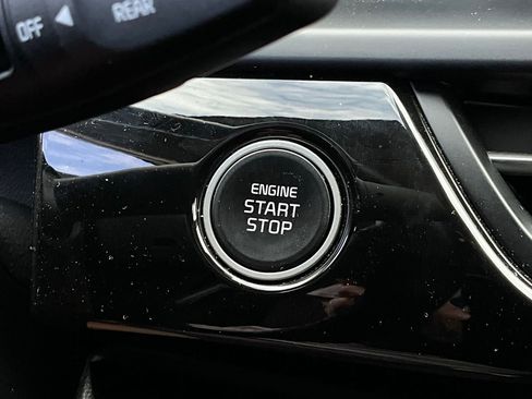 Used 2025 Kia Seltos S image 28