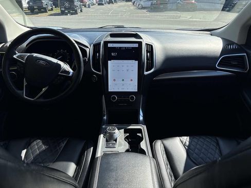 Used 2024 Ford Edge Titanium image 19