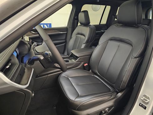 New 2025 Jeep Grand Cherokee Limited image 13