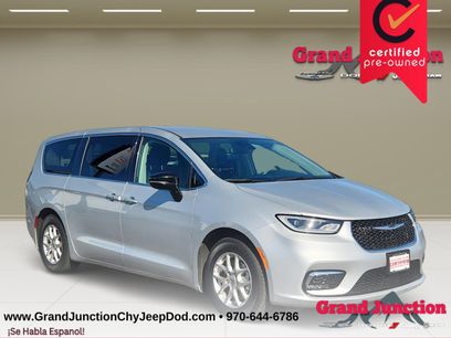 Used 2024 Chrysler Pacifica Touring-L