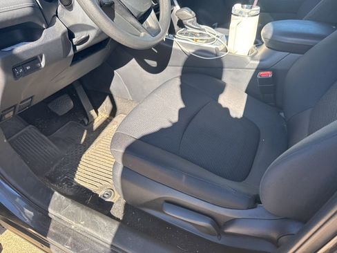 Used 2023 Toyota RAV4 LE image 7