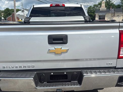 Used 2018 Chevrolet Silverado 1500 LTZ AWD/4WD image 8