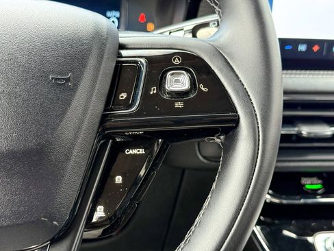 Used 2023 Lincoln Corsair AWD w/ Equipment Group 101A image 39