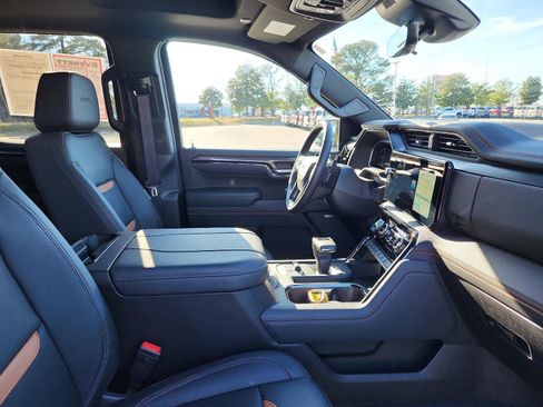 Certified 2023 GMC Sierra 1500 AT4 w/ AT4 Premium Package image 9