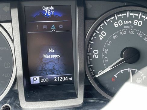 Used 2023 Toyota Tacoma TRD Sport w/ Technology Package AWD/4WD image 34