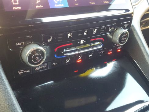 Used 2021 Jeep Grand Cherokee L Overland w/ Luxury Tech Group IV image 28