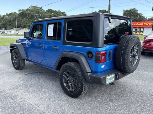 Used 2024 Jeep Wrangler Unlimited Sport AWD/4WD image 3