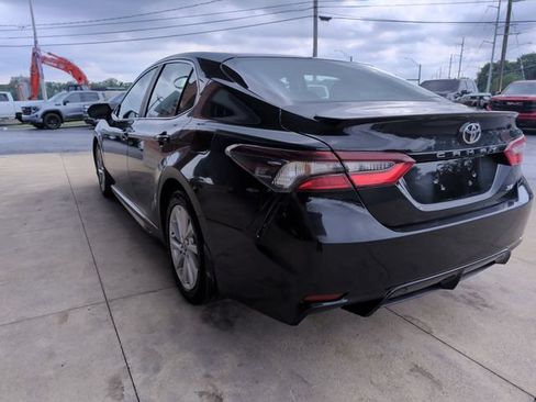 Used 2024 Toyota Camry SE FWD image 6