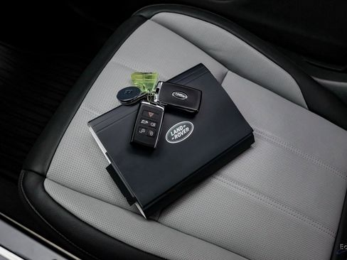 Used 2024 Land Rover Range Rover Evoque Dynamic SE image 95