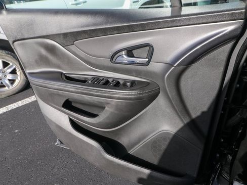 Used 2021 Buick Encore Preferred image 13