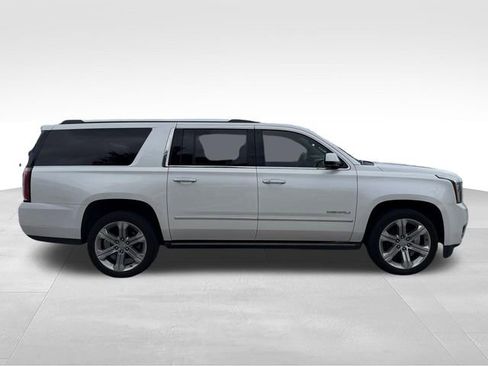 Used 2020 GMC Yukon XL Denali w/ Denali Premium Package AWD/4WD image 4
