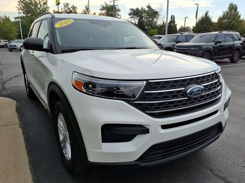 Used 2023 Ford Explorer XLT w/ Class IV Trailer Tow Package AWD/4WD image 3