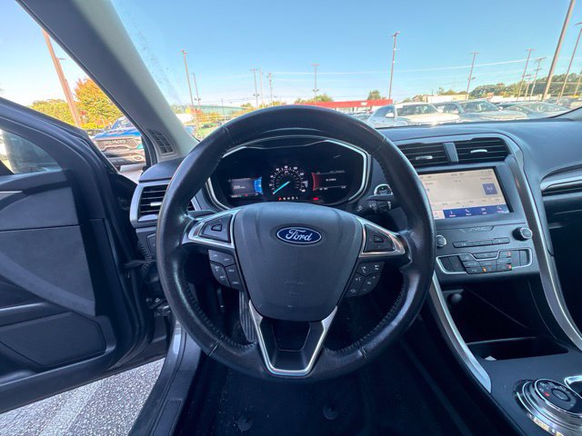 Used 2020 Ford Fusion SEL FWD image 10
