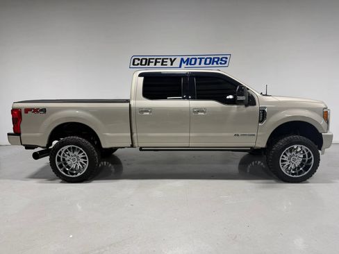 Used 2017 Ford F250 Platinum w/ Platinum Ultimate Package AWD/4WD image 7