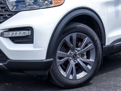 Certified 2023 Ford Explorer XLT w/ XLT Sport Appearance Package AWD/4WD image 4