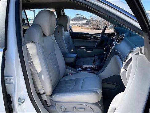 Used 2017 Buick Enclave Leather image 9