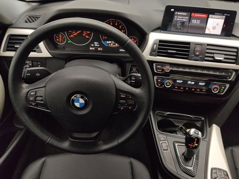 Used 2018 BMW 320i Sedan RWD image 22