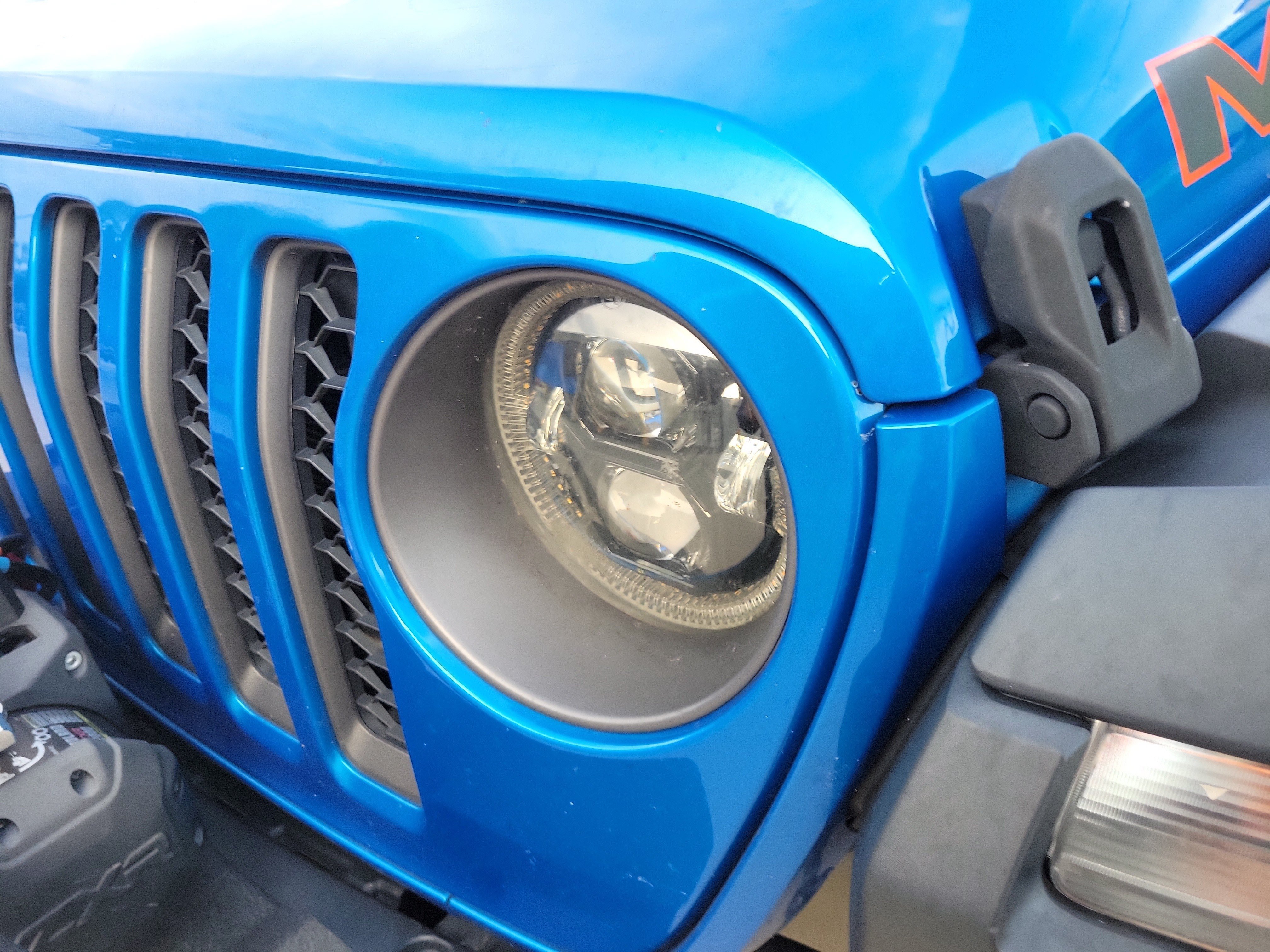 Used 2022 Jeep Gladiator Mojave AWD/4WD image 4