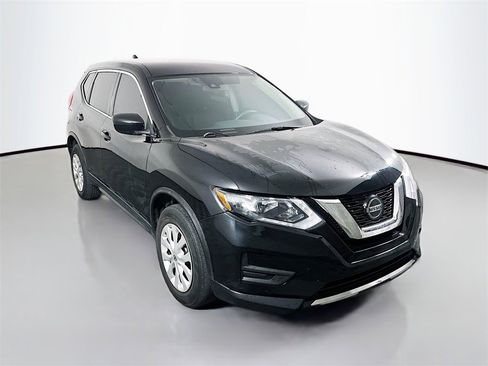 Used 2019 Nissan Rogue S image 1