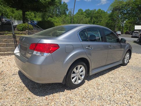 Used 2011 Subaru Legacy 2.5i Premium AWD/4WD image 6
